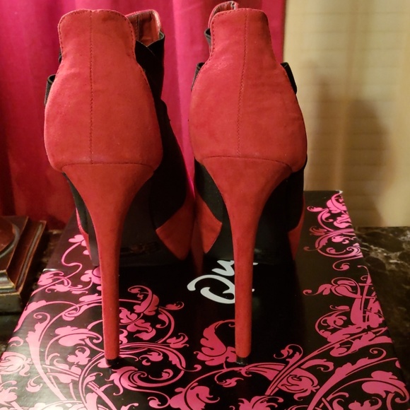 SHOES - Picture 2 of 7